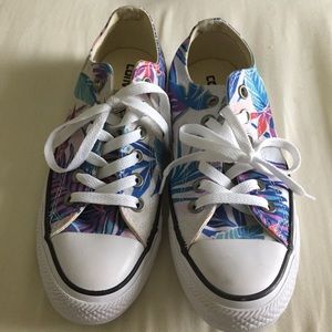 Sz 7 Floral Converse Sneakers